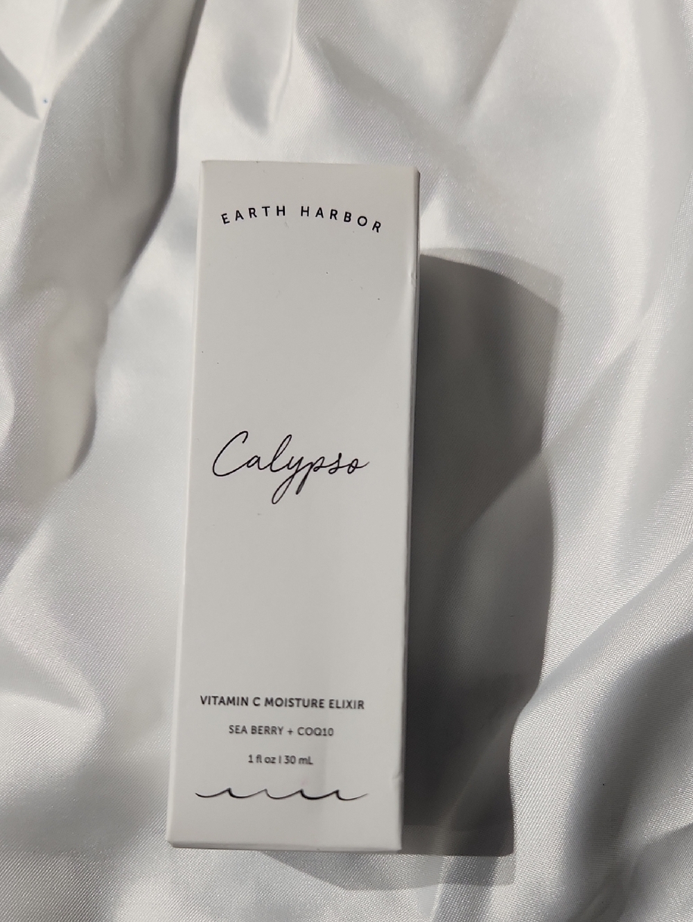 Earth Harbor Calypso Vitamin C Moisture Elixir — White
